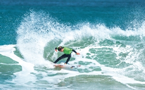 U16 Boys title winner Kora Cooper. I mage: Cory / NZ Surfing Magazine.